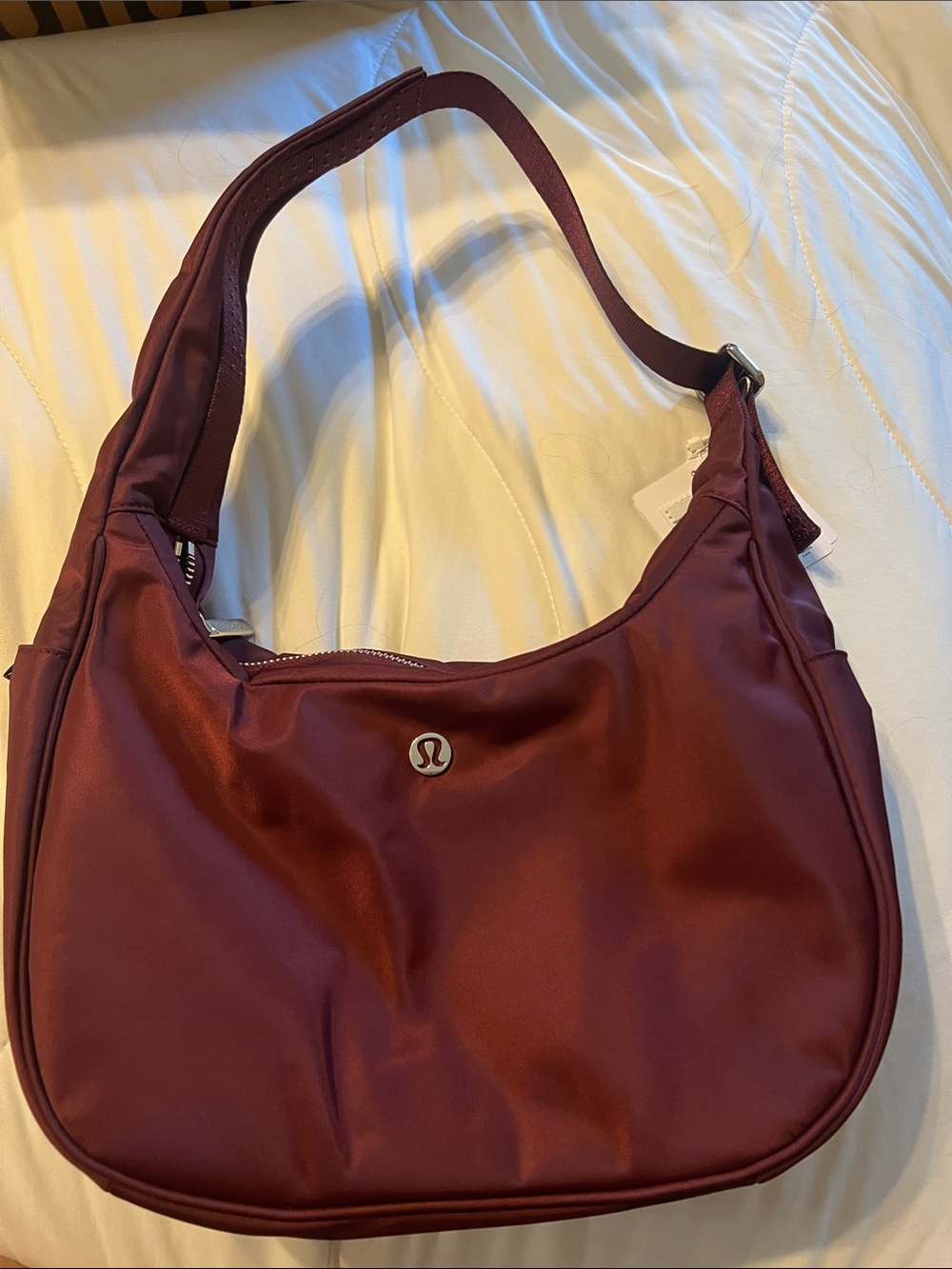 City Essentials Shoulder Bag 4L Burgundy Bay with Silver Hardware